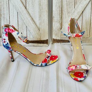 Unisa Flower Garden Pumps
